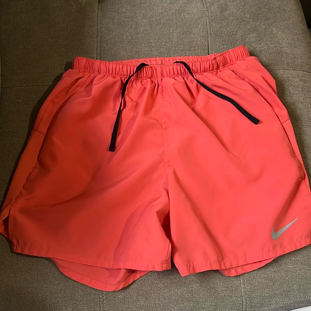 Nike Dri-Fit, Men Size Small. Salmon color
